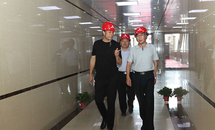 河津市委副書記市長何偉來集團調(diào)研